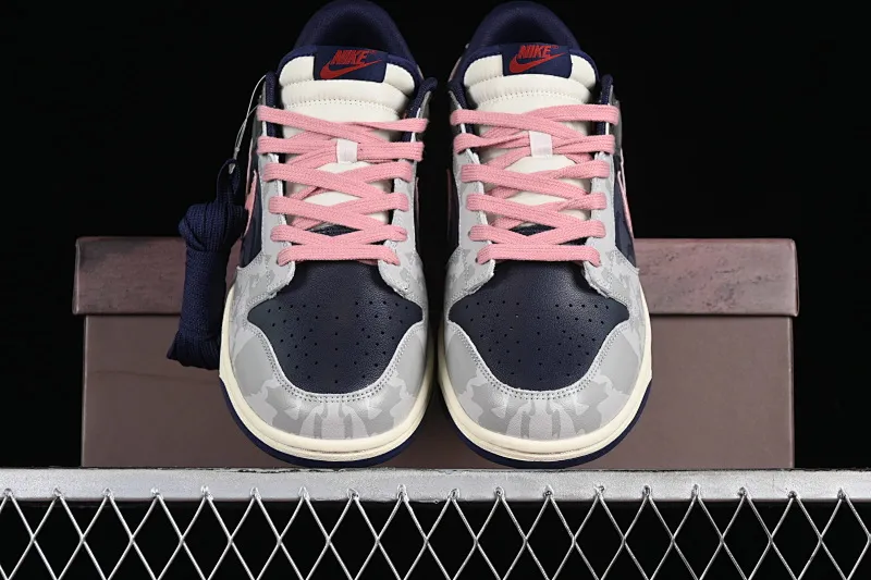 All Categories Nk SB Dunk Series Nk SB Dunk Low Low-top sneakers Nk Dunk Low Panda Prank-Pioneering Knight Heart of the Sand Purple Brown Pink SB Strappy Low-top Casual Shoes FV8106-181